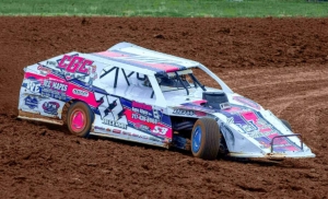 Dirt racing